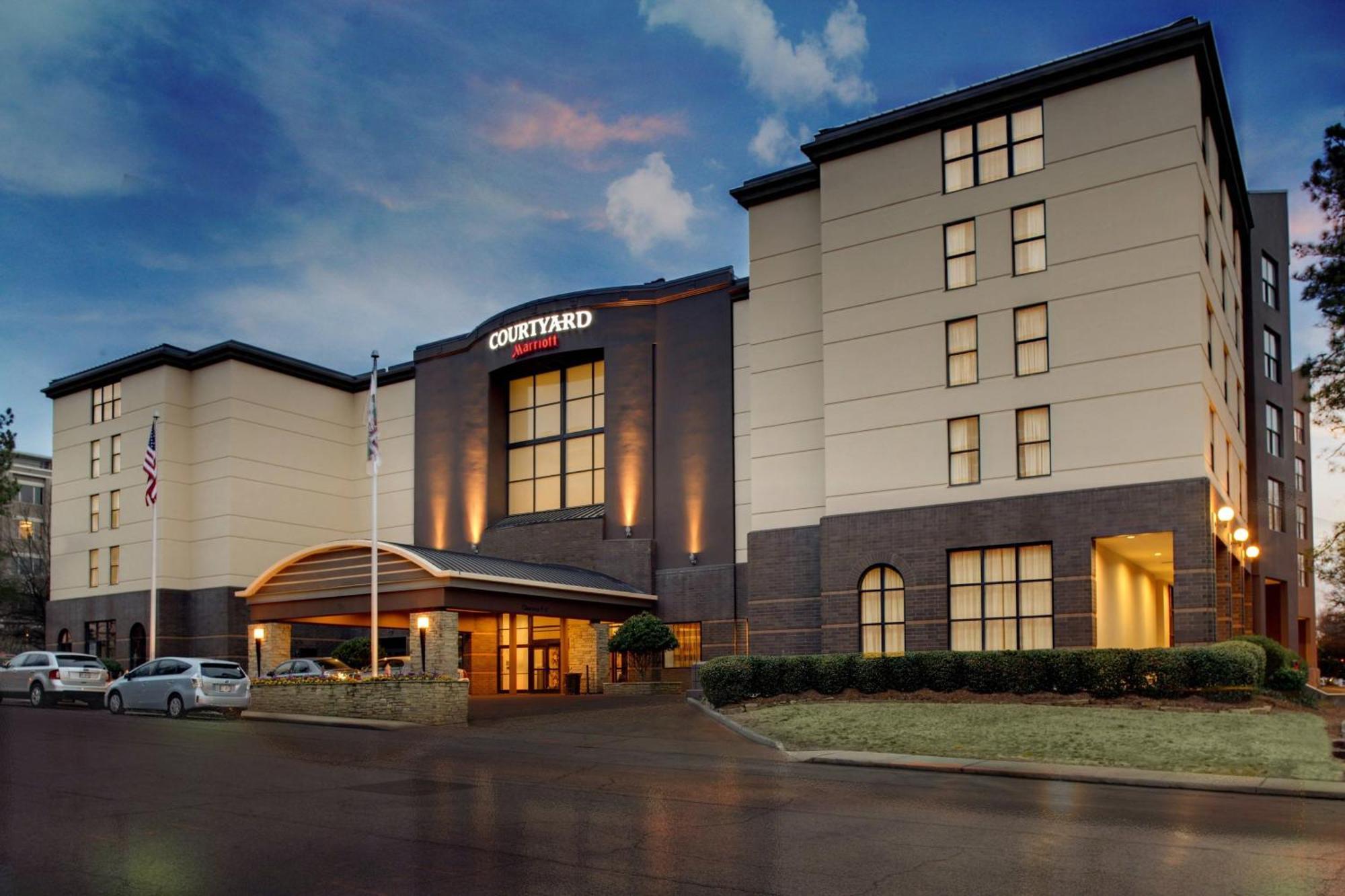 Courtyard Atlanta Decatur Downtown/Emory Hotel Екстериор снимка