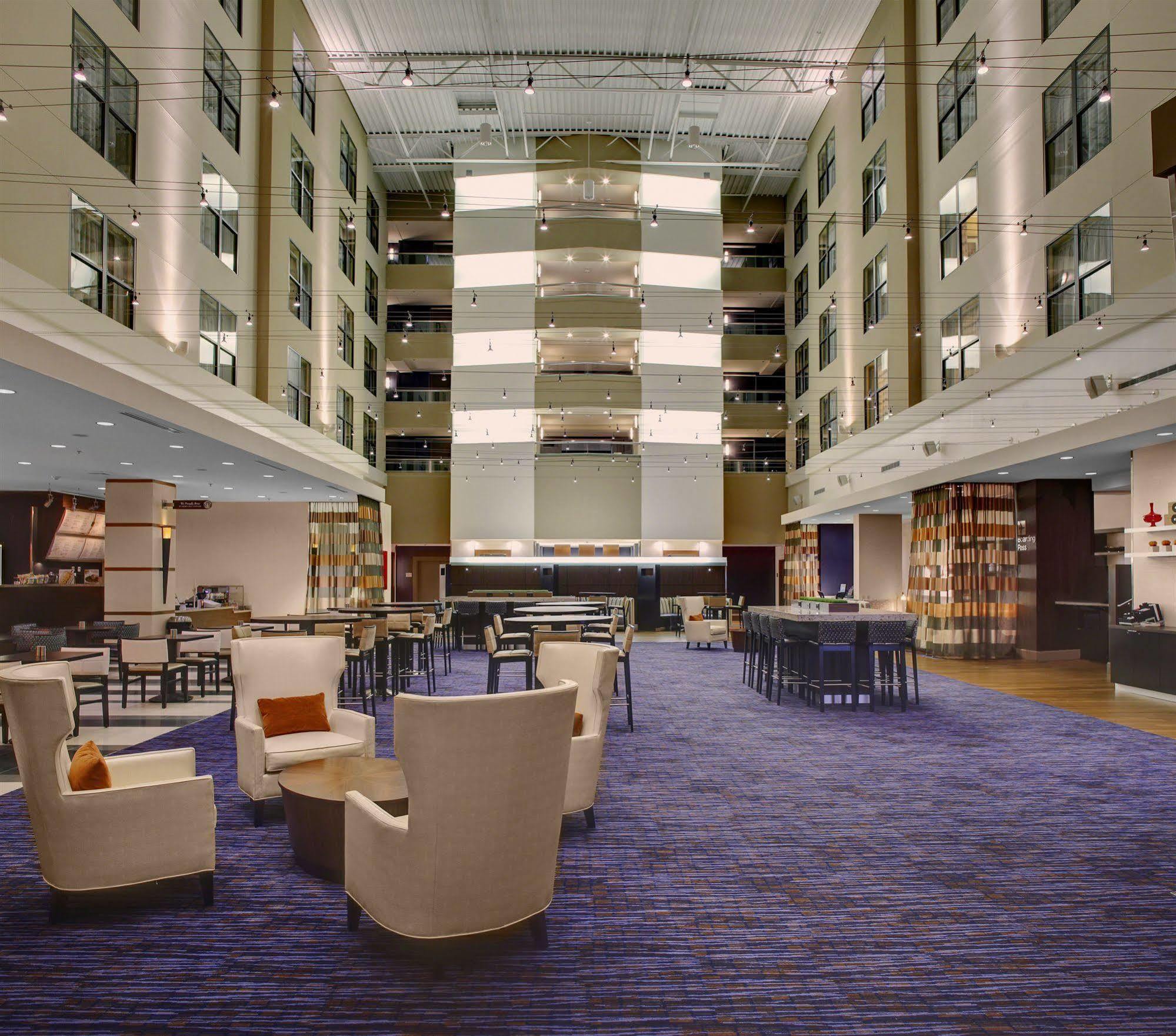 Courtyard Atlanta Decatur Downtown/Emory Hotel Екстериор снимка