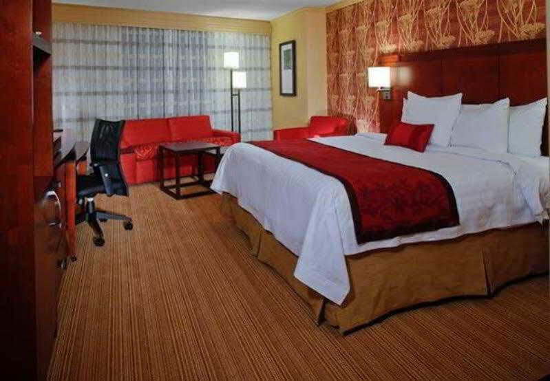 Courtyard Atlanta Decatur Downtown/Emory Hotel Екстериор снимка